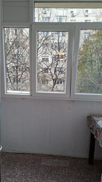 Basarabia -Costin Georgian 3 camere et. 3, bloc 1986, 2 bai, bl. reabilitat, renovat